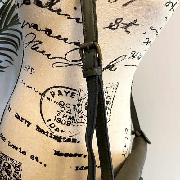 SIMPLY NOELLE Fringe Leather Satchel - Picture 11 of 12